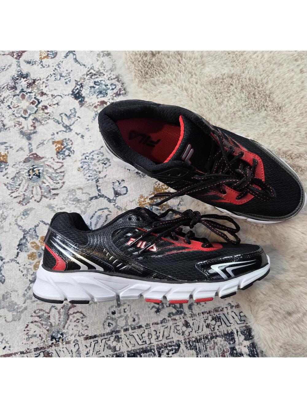 Fila Memory Maranello Men’s Running Shoe Black Red Silver White Men US 7.5